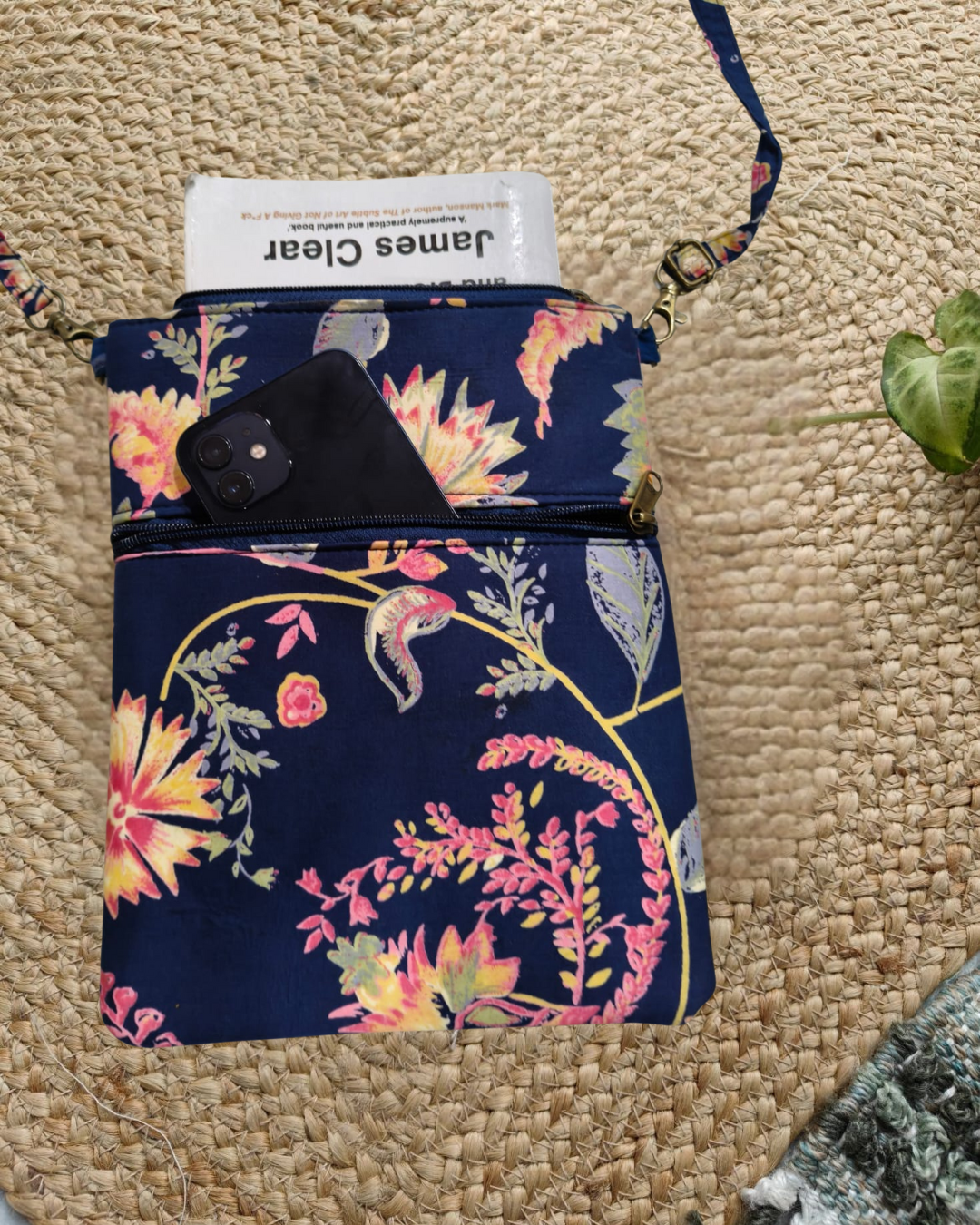 Gardenia Big Sling Bag