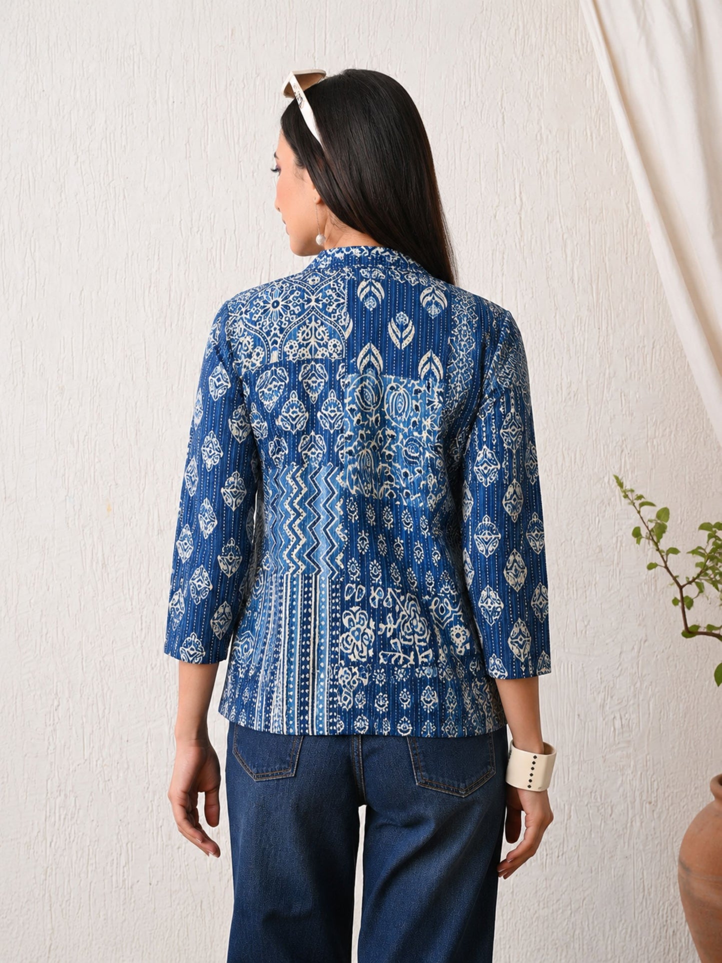 Abstract Blue Shrug