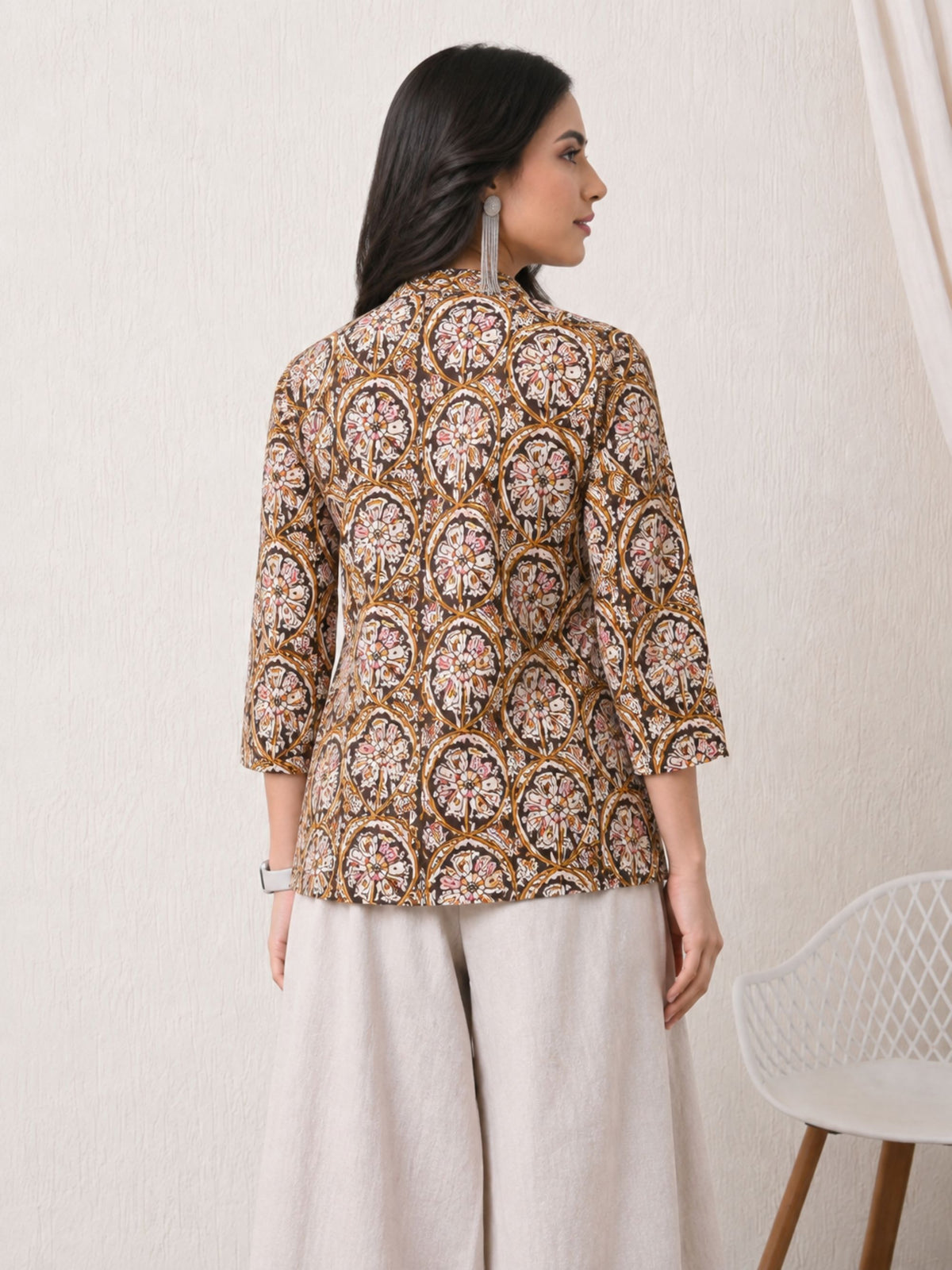 Earthy Shrug