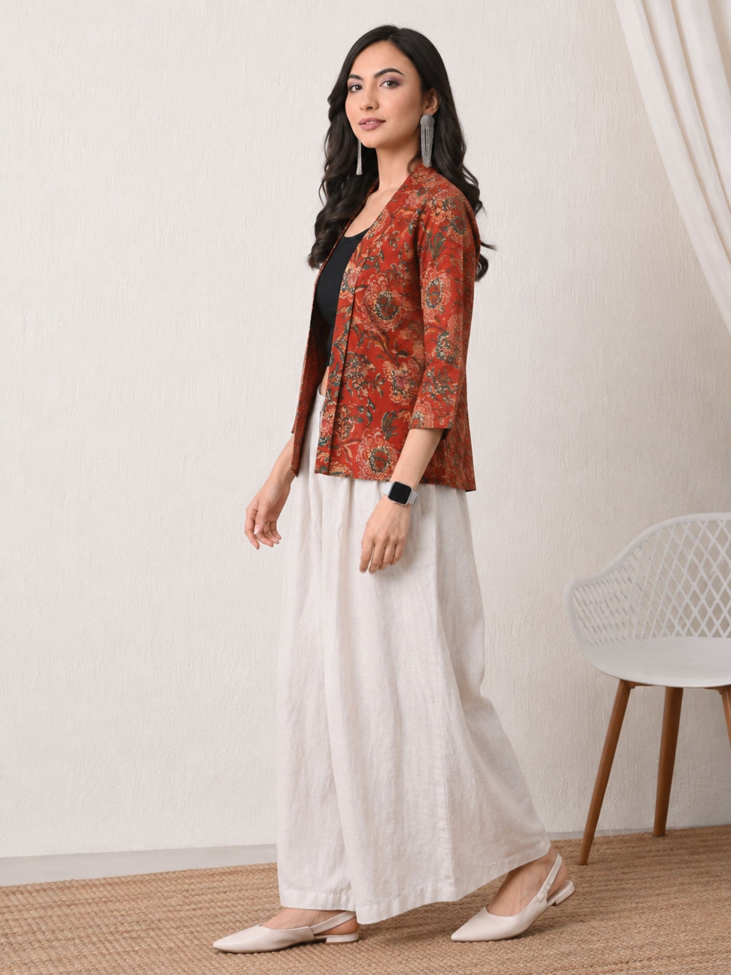 Bahara Shrug