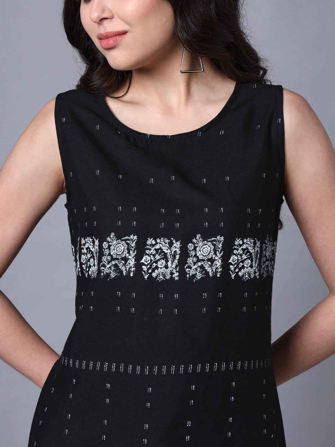 Black Rayon Print Strapy Straight Sleeveless Kurta